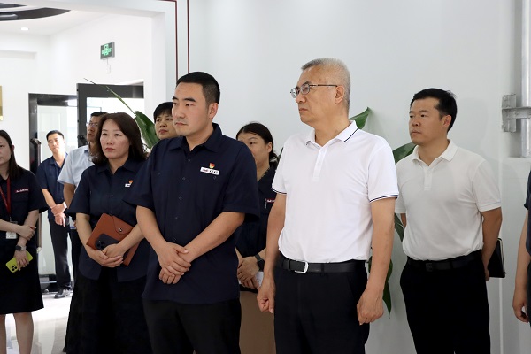 东丽区委书记贾堤一行走进南宫ng28相信品牌力量-相信品牌的力量ng28-南宫28NG国际-南宫28在线登录-南宫ng28注册平台入口-南宫ng娱乐app下载-南宫28网页-南宫集团加拿大28-南宫ng娱乐app下载集团调研企业稳定就业工作